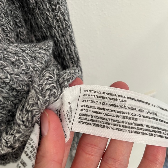 Hollister gray criss cross tie back cropped long sleeve sweater - Picture 4 of 8